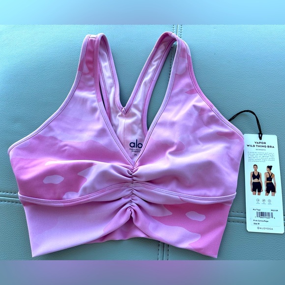NWT!
Alo Yoga 
Wild Thing Bra 
Pink Camouflage 
Size Medium - Picture 13 of 13